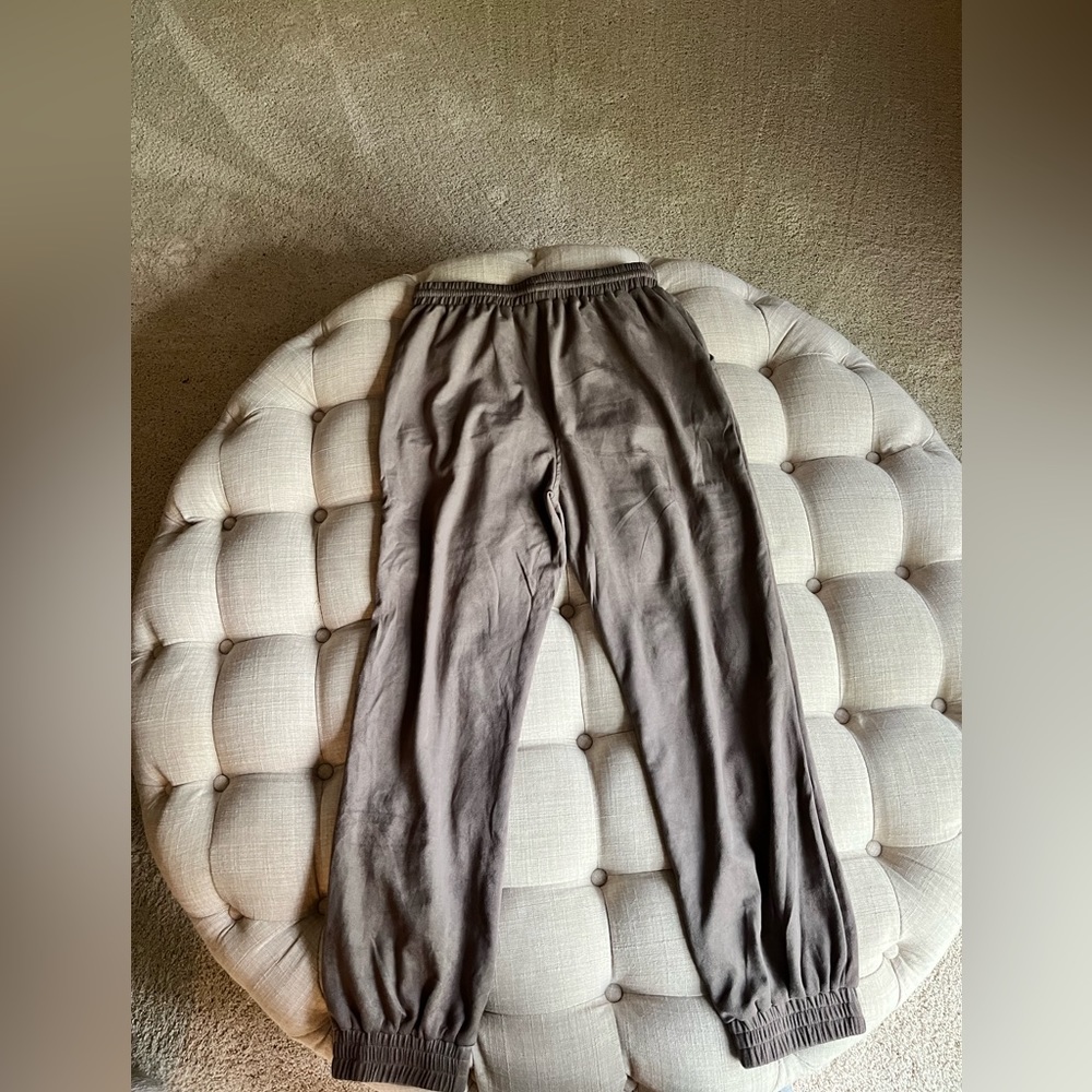 Women’s Joggers NWT - Picture 2 of 7